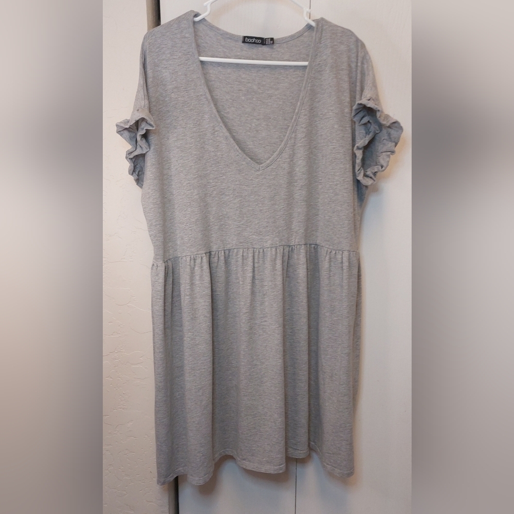Boohoo Grey Knit Dress Size 16 V-neck Short Ruffle Sleeve Casual Comfy Boho